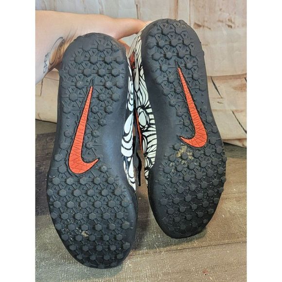 Women's Nike cleats black white orange shoes athletic - Picture 6 of 6
